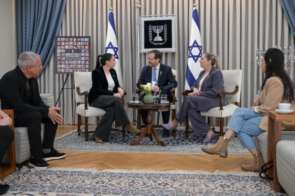 יובל רפאל עם נשיא המדינה ורעייתו | צילום מעיין טואף/ לע״מ