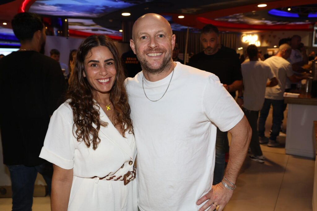 אבי נוסבאום ואשתו | צילום רפי דלויה