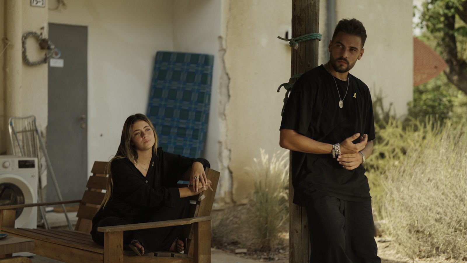 רועי סנדלר, דפנה אליקים | צילום: מתוך הקליפ