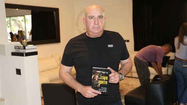 ניר דבורי | צילום אור גפן