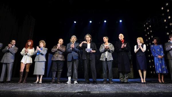 הקאסט של זינגר | צילום: אור גפן, יח״צ