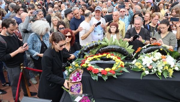נפרדים ממתי כספי | צילום: רפי דלויה